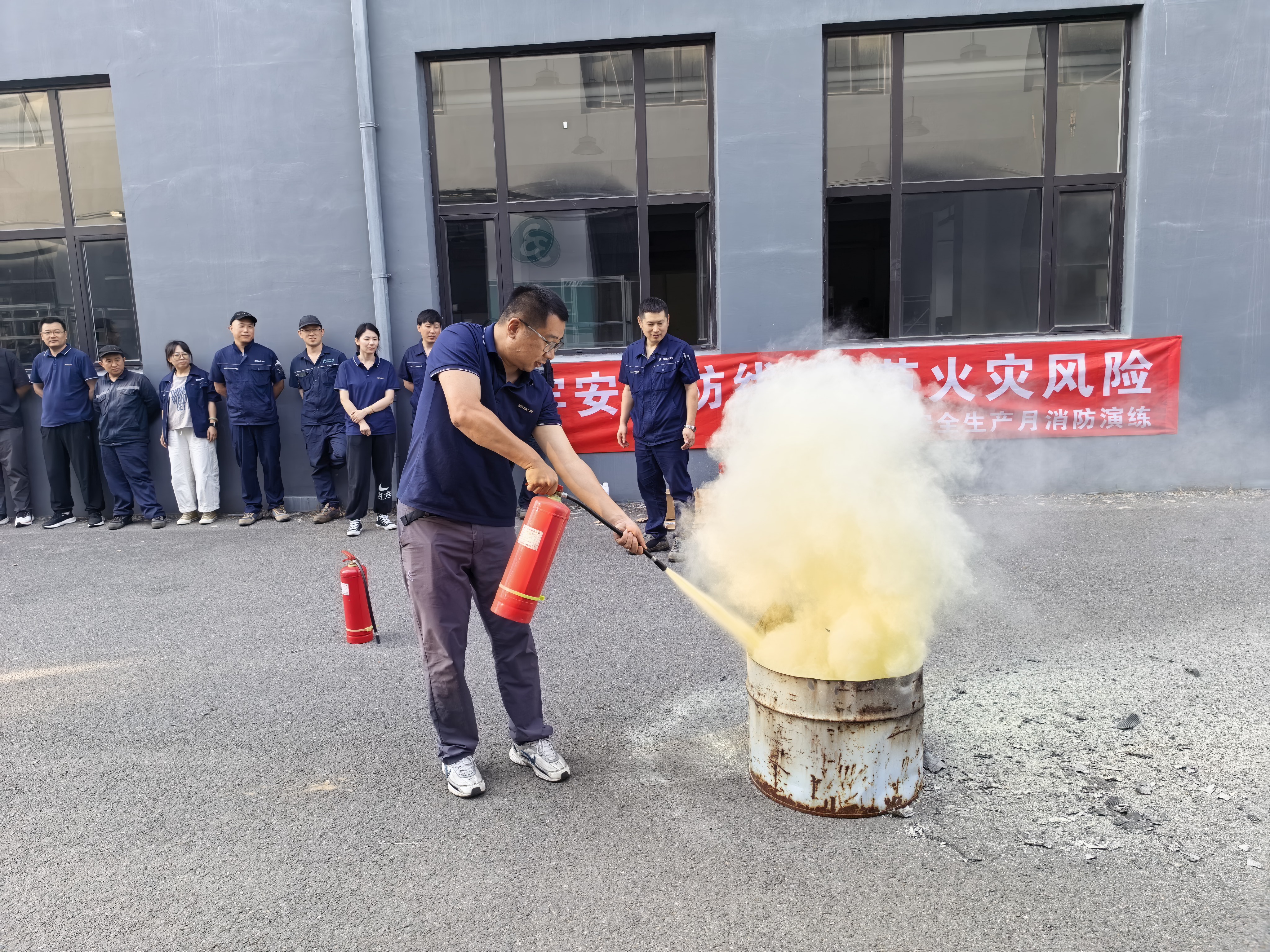 灭火示范.jpg